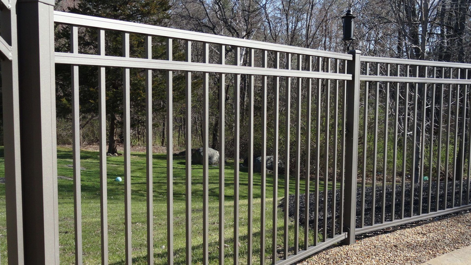 Сварной забор из профтрубы