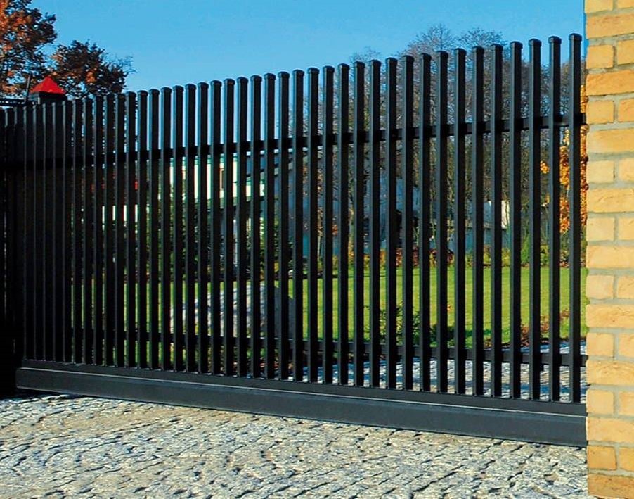 Забор из профильной трубы 50х25 мм