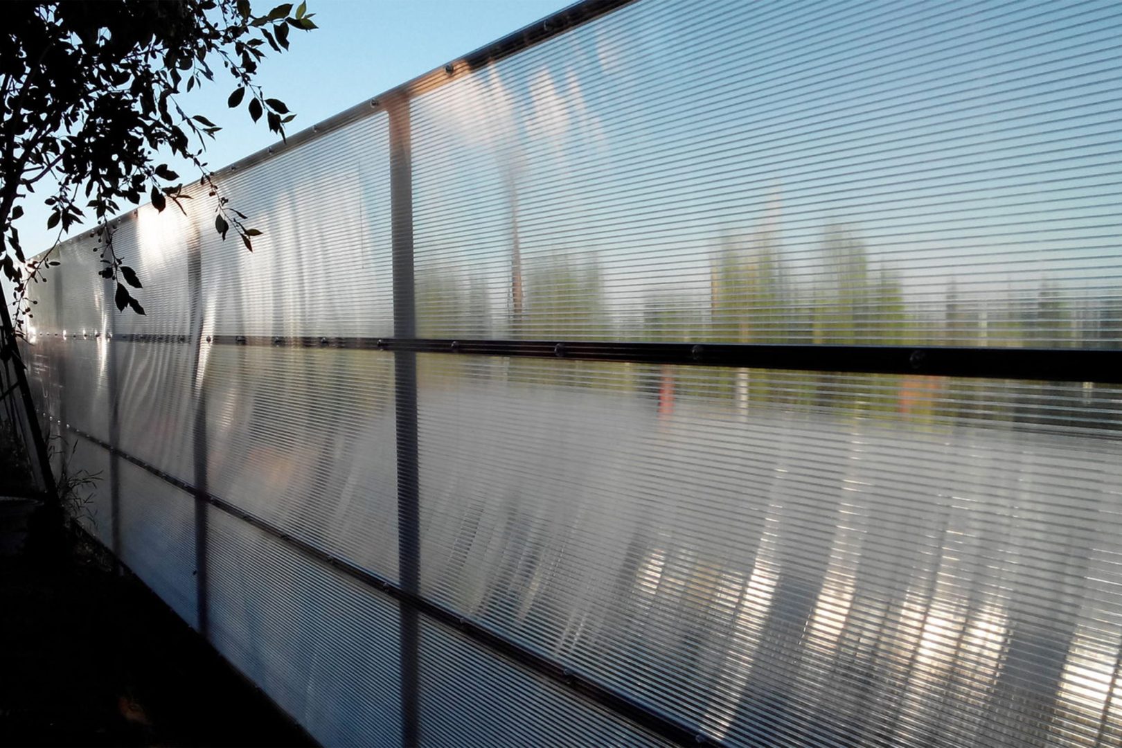 Забор из матового поликарбоната