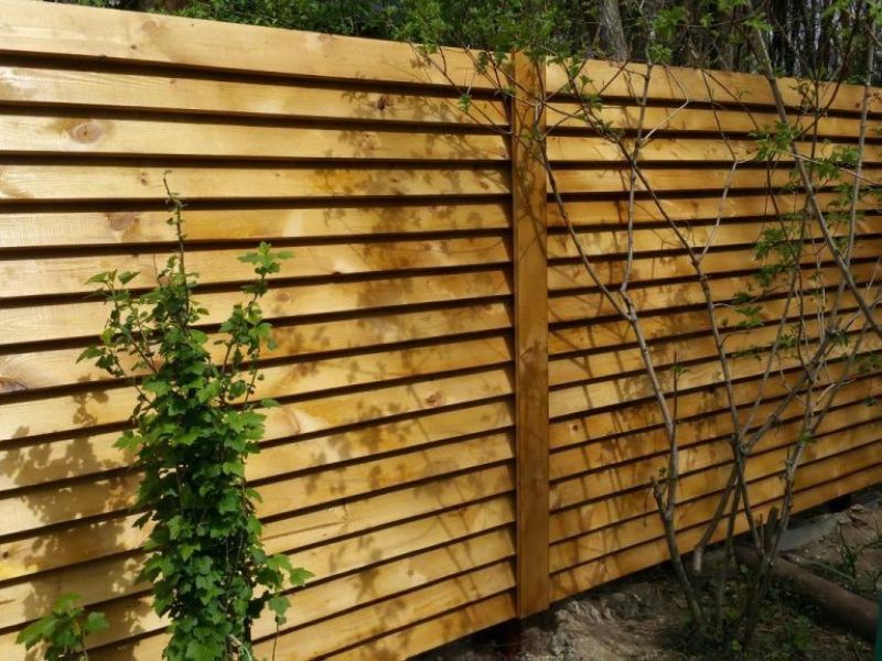 Деревянный забор Лесенка